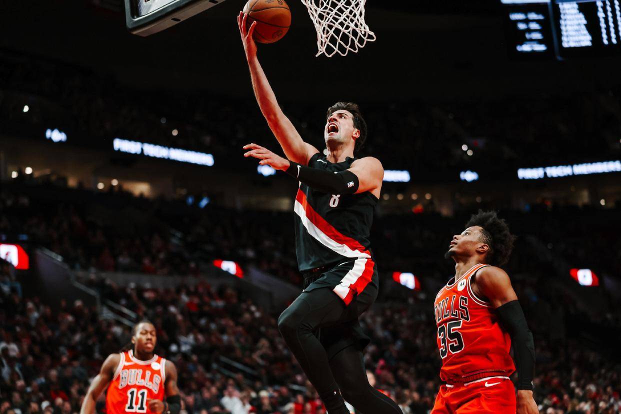 猛龙鏖战辽宁队，武切维奇统治全场