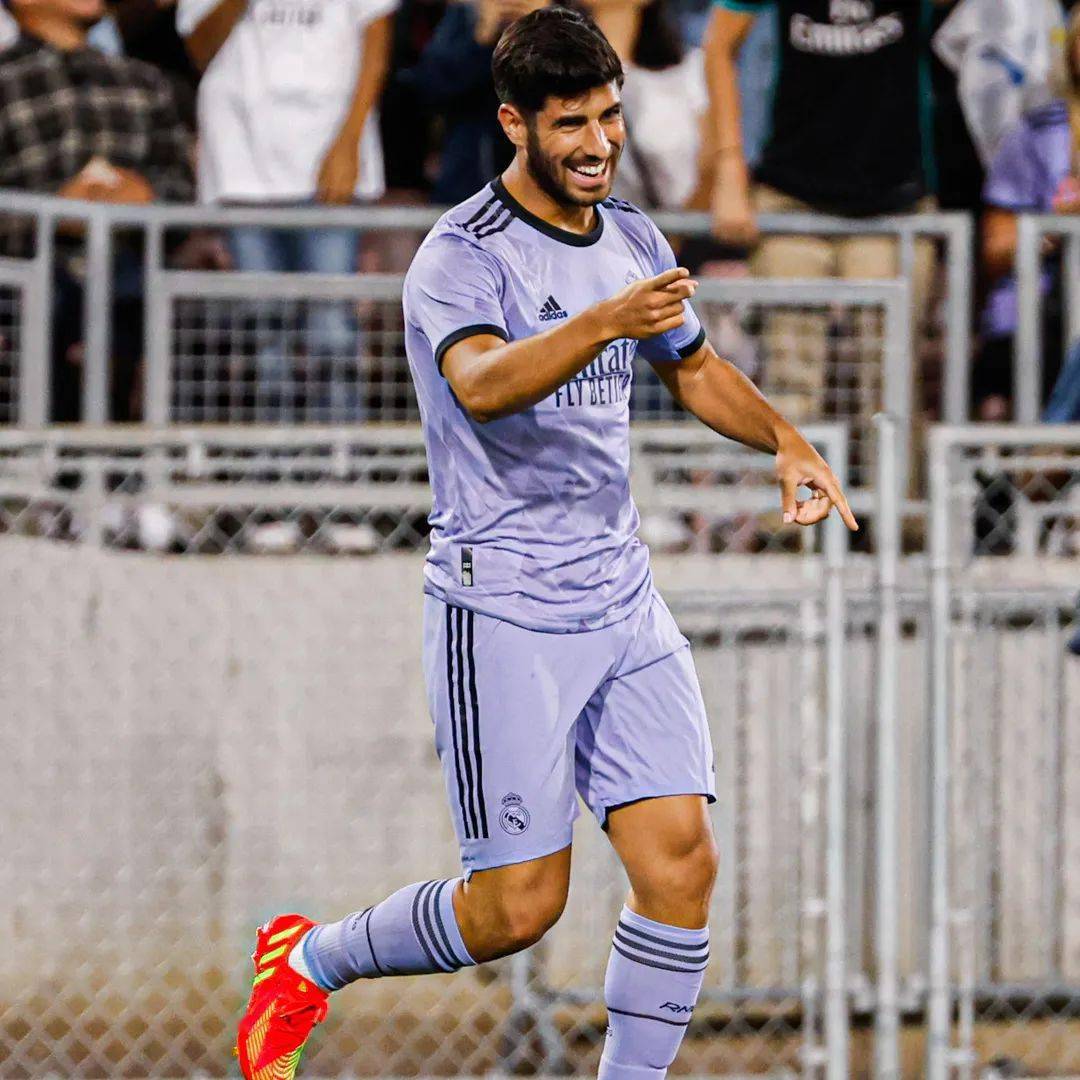 日本碾压尤文，本泽马惊艳四座