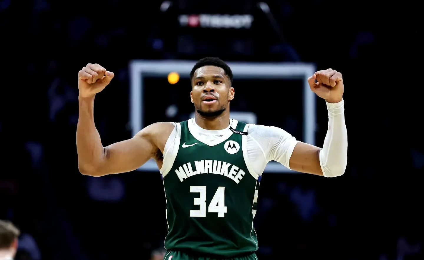 76人鏖战骑士，字母哥刷新纪录