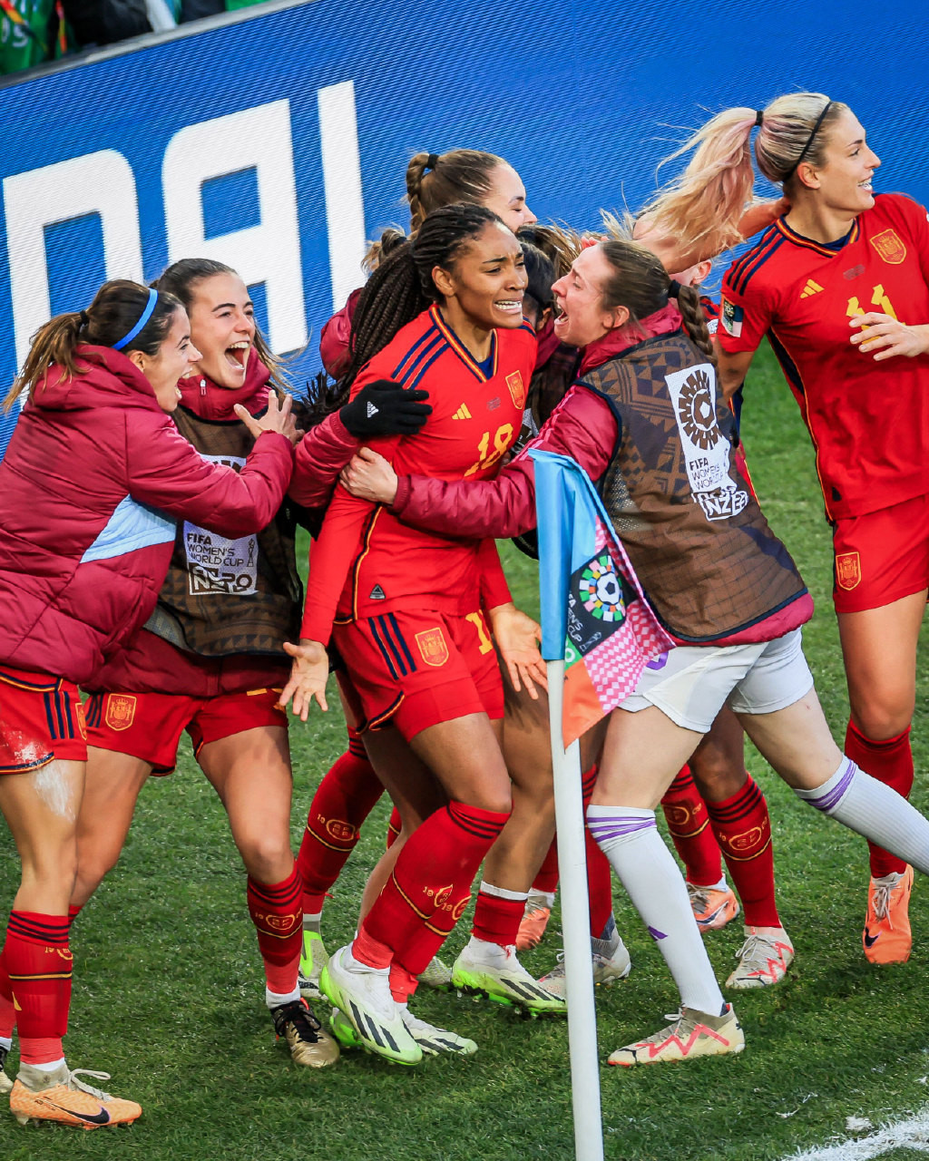 哥斯达黎加女足全取三分，英勇晋级