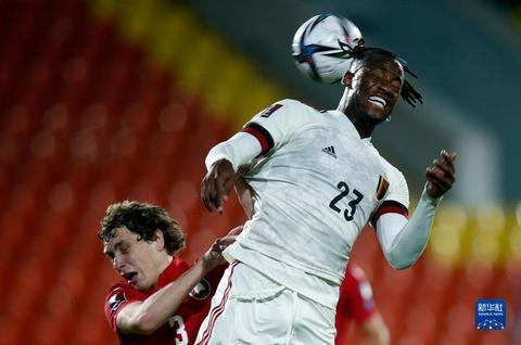 白俄罗斯队在比赛中得分领先，锁定晋级