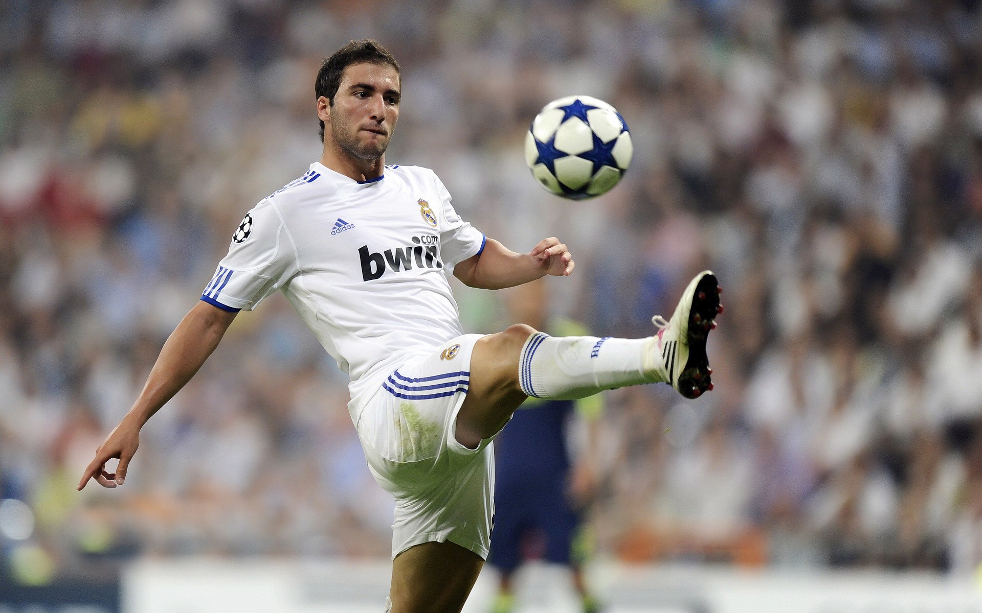 戈麦斯一锤定音,喀麦隆爆冷击败韩国,非洲雄狮的逆袭之夜